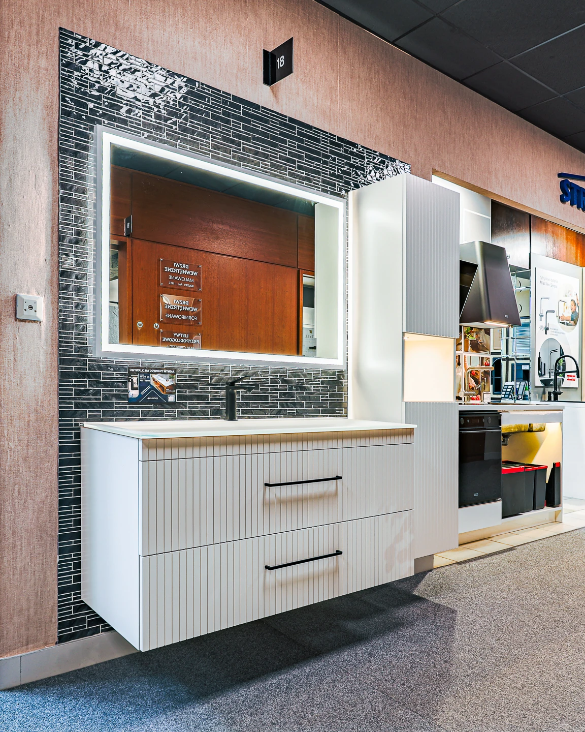 wyprzedażowa ekspozycja produktów firmy krzemien 